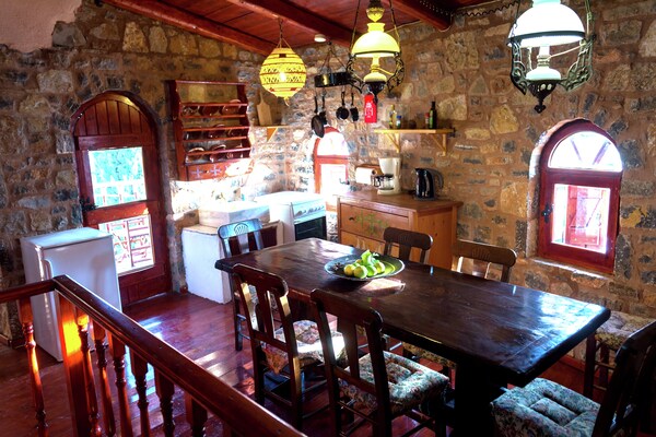 House of Monastery: Authentiek kloosterappartement met zeezicht bij Elounda - thumbnail 3