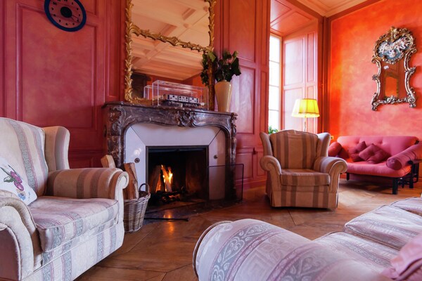 Romantisch verblijf in de Chambre Rouge van een kasteel nabij Chalais - thumbnail 3