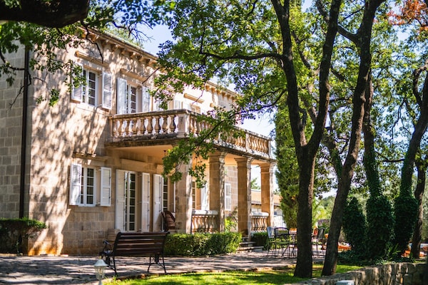 Villa Teresy: Ruim vakantiehuis met zwembad bij Dubrovnik voor 8 personen - thumbnail 1