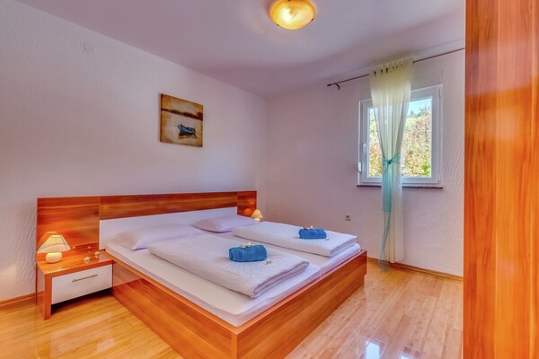 Appartement Oleandar 4: Zeezicht & zwembad op 300m van strand in Dramalj - thumbnail 5