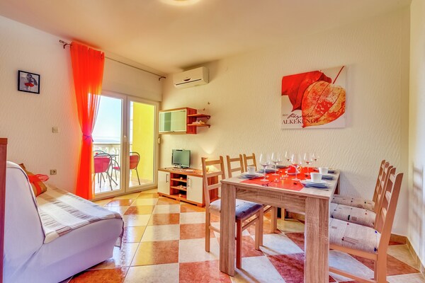 Knus appartement op 300 meter van het strand in Dramalj - thumbnail 3