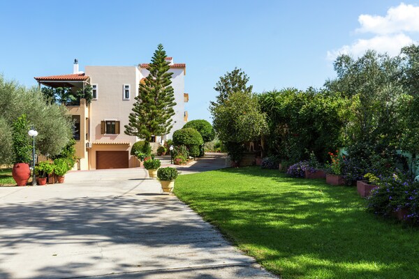 Modern Olijf Appartement nabij Rethymno met Grote Tuin - thumbnail 6