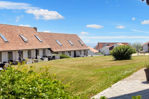 Vakantiehuis op 300 m van zee in Gudhjem voor 5 personen - thumbnail 1