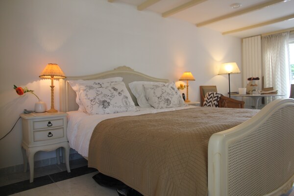Romantisch Heiloo: intiem vakantiehuis voor 2 in bosrijke omgeving - thumbnail 4