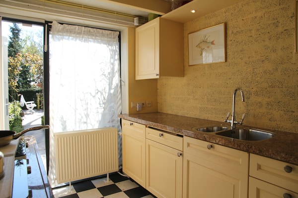 Romantisch Heiloo: intiem vakantiehuis voor 2 in bosrijke omgeving - thumbnail 3