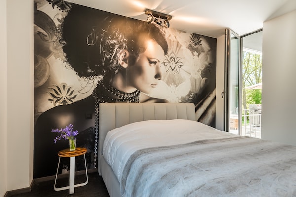 Moderne villa met binnenzwembad en sauna aan de rand van Noiseux - thumbnail 5