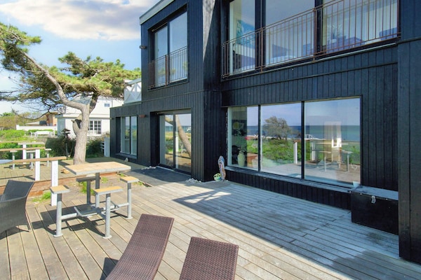 Luxe vakantiehuis direct aan zee in Græsted met panoramisch uitzicht voor 12 personen - thumbnail 2
