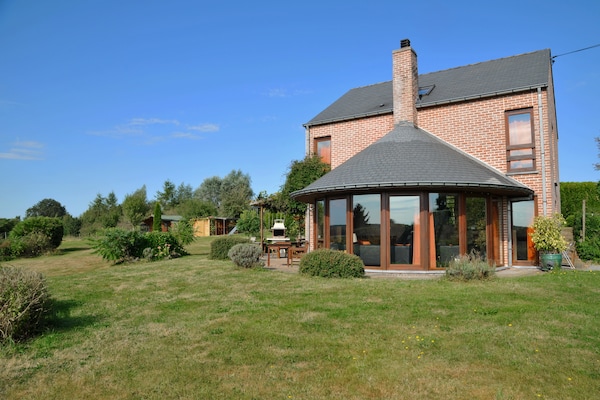Vrijstaand vakantiehuis voor 11 personen met privézwembad en sauna in Somme-Leuze - thumbnail 1