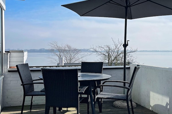 Aan zee: Modern appartement in Gråsten met uitzicht op de Förde - thumbnail 3