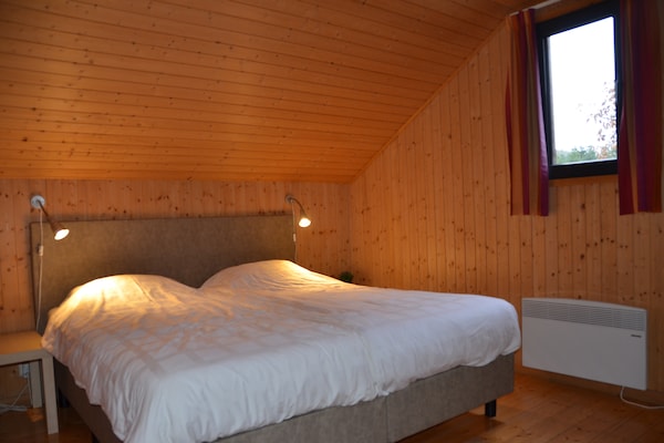 6-persoons vakantiehuis met houtkachel op 1 km van centrum Houffalize - thumbnail 3