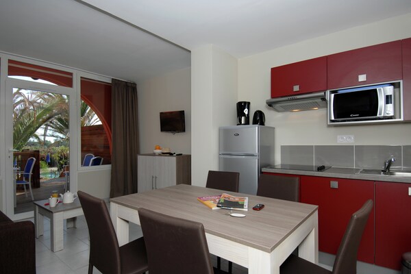 Modern appartement voor 8 personen op autovrij vakantiepark in Cap d'Agde - thumbnail 5