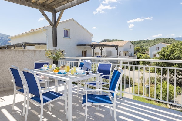 Modern appartement met airco en terras nabij Saint-Florent - thumbnail 5