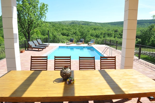 Villa Perfect Relax: Ruim vakantiehuis met privézwembad voor 10 personen in Tijarica - thumbnail 6