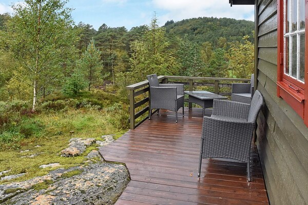 Rustiek vakantiehuis bij de Sognefjord met panoramisch terras - thumbnail 4