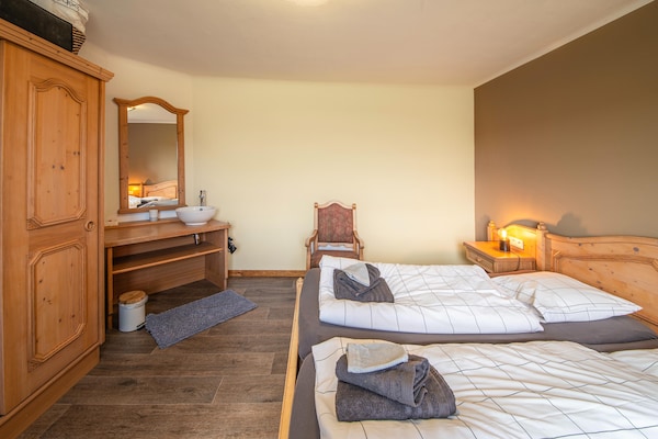 Privézwembad bij gerenoveerde boerderij voor 14 personen in Bastogne - thumbnail 4