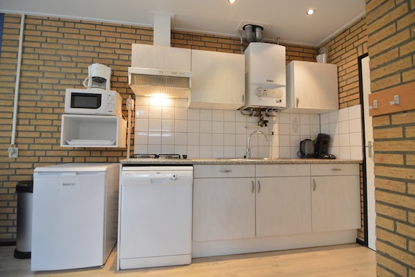 Limburgse bungalow in bosrijk vakantiepark voor 6 personen - thumbnail 4