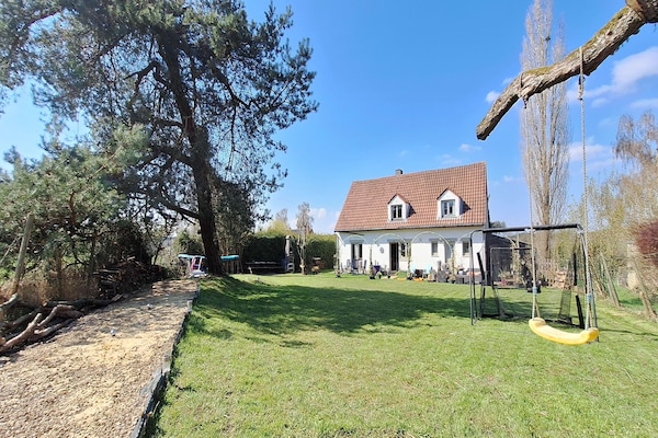 10-persoons vakantiehuis met themakamers en avontuurlijke tuin in La Reid - thumbnail 1