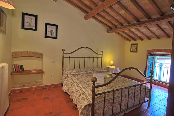 Op 1 km van het centrum: Rustieke boerderij Il Lavello in Umbertide - thumbnail 6