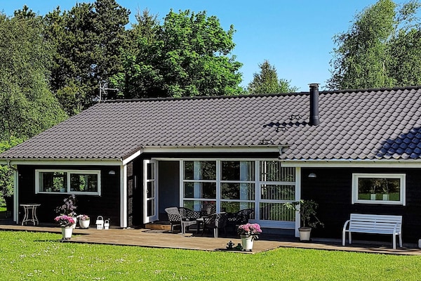 10-persoons vakantiehuis in Løgstør op 800 m van zee - thumbnail 1