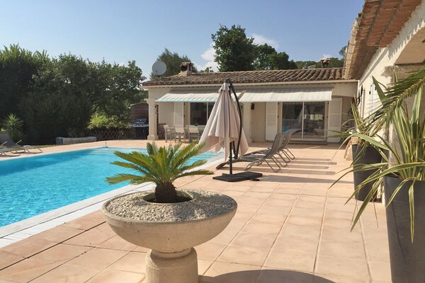 Villa Suvieres: Luxe vrijstaande villa met privézwembad aan de golfbaan in Puget-sur-Argens - thumbnail 5