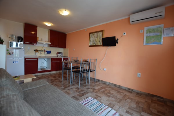 Appartement met zeezicht en tuin op de hellingen van Učka, Opatija - thumbnail 6
