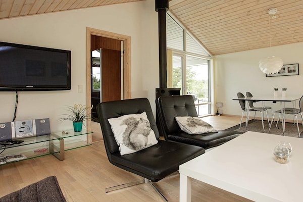 Vrijstaand vakantiehuis met sauna en whirlpool op 250m van zee in Jerup - thumbnail 4