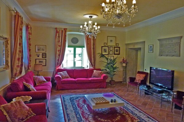 Exclusieve villa in Pistoia met spa, verwarmd zwembad en uitzicht op Toscaanse heuvels - thumbnail 3