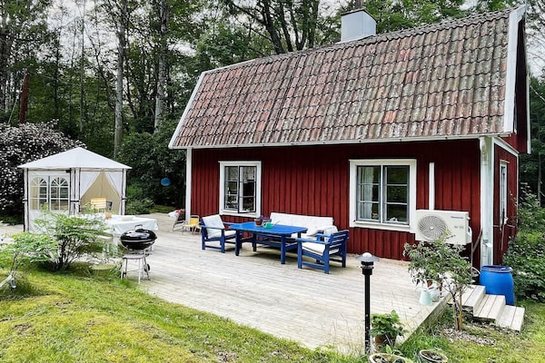Charmant Zweeds vakantiehuis met sauna, vrij aan de bosrand bij nationaal park Tiveden - thumbnail 2