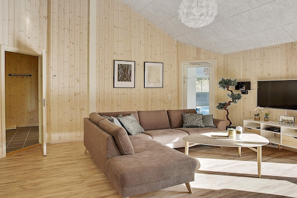 Ruim vakantiehuis in Frederiksværk voor 24 personen met zwembad · 298 m² - thumbnail 3