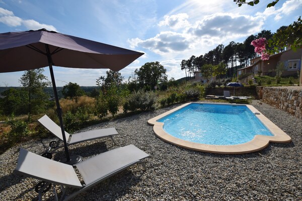 Villa Joyeuse 38: Luxe villa met privézwembad en uitzicht in de Ardèche - thumbnail 2