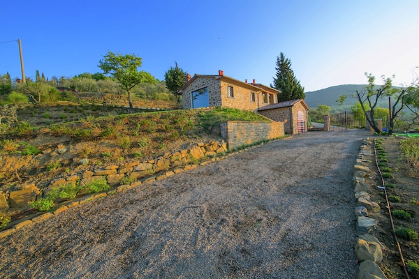 Villa met privézwembad en panoramisch uitzicht in Castiglion Fiorentino - thumbnail 3