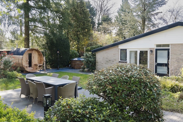 Poort naar de Veluwe: wellnessvilla met sauna en hot tub in Voorthuizen - thumbnail 1