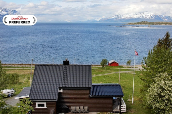 Vrijstaand vakantiehuis aan Lyngenfjord met panoramisch uitzicht en noorderlicht - thumbnail 1