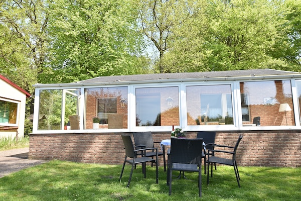 Licht vakantiehuis met wintertuin op 300m van het strand in Graal-Müritz - thumbnail 1