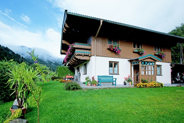 8-persoons appartement in Saalbach-Hinterglemm op 600m van de piste - thumbnail 1