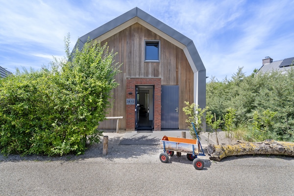 Villa Egmond: vrijstaand vakantiehuis aan de kust met open haard en bubbelbad - thumbnail 1