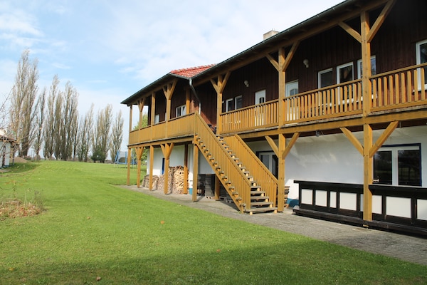Ruim familieappartement voor 7 personen aan de golfbaan in Boddin - thumbnail 6