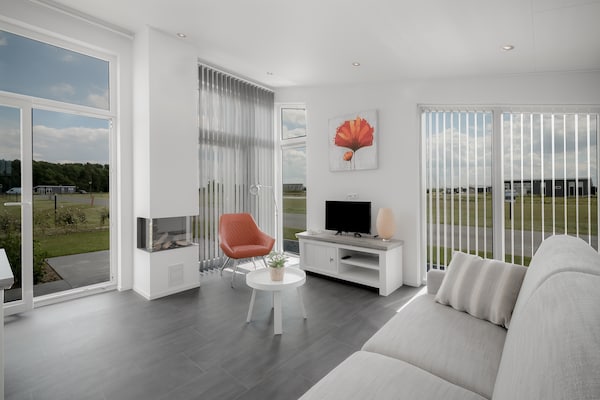 Modern vakantiehuis op Oosterschelde Water Resort in Wemeldinge - thumbnail 2