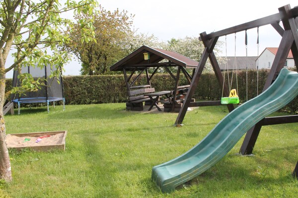 Vrijstaand huis bij Kröpelin met grote tuin, BBQ en boerderijdieren - thumbnail 6