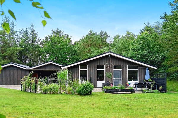 Gerenoveerd vakantiehuis met whirlpool en sauna op 1,2 km van zee in Lyngså - thumbnail 1
