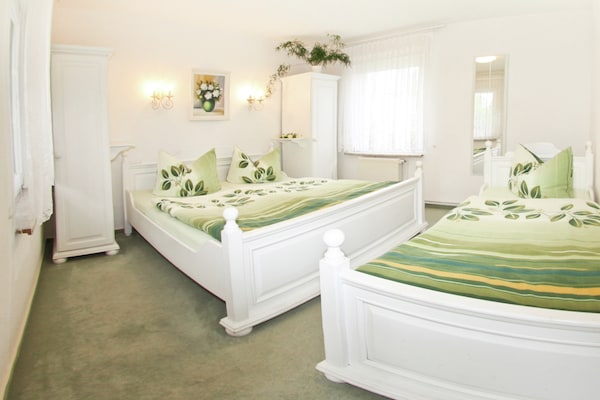 Romantisch vakantiehuis Im Grünen in Kühlungsborn, 1,5 km van het strand - thumbnail 3