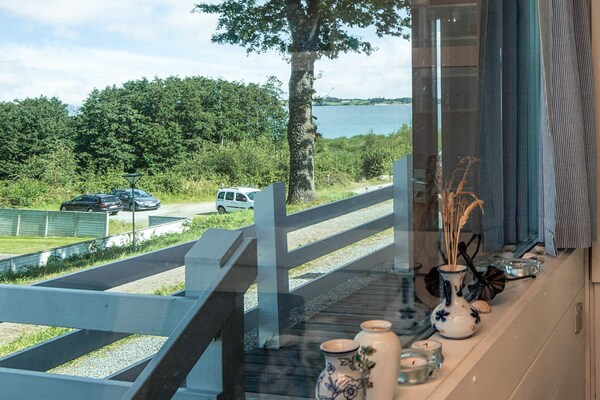Vrijstaand vakantiehuis met zeezicht op 200m van het strand bij Aabenraa - thumbnail 6