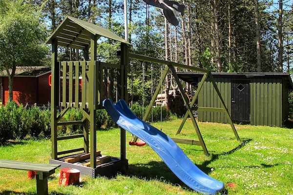 Ruim vakantiehuis met sauna & whirlpool op 900m van de zee in Rødby - thumbnail 4