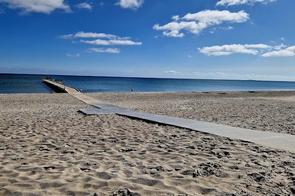 Op 500 m van zee: Scandinavisch vakantiehuis in Strandby - thumbnail 6
