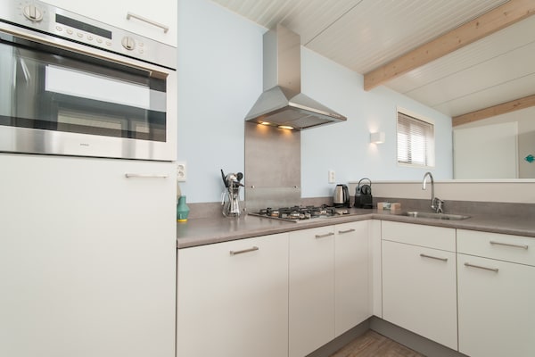 Sea Lodges Ameland 5: modern vakantiehuis met veranda, honden toegestaan - thumbnail 2