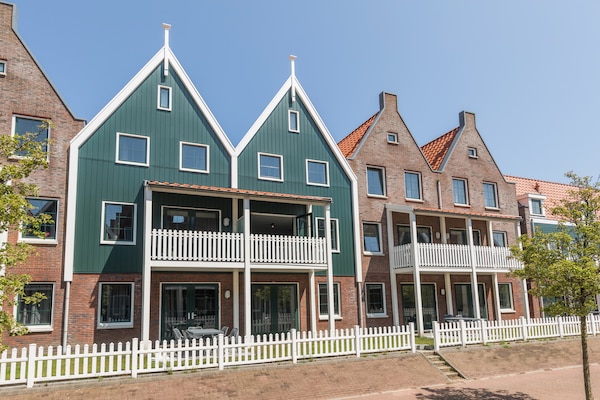 Gerennoveerd vakantiehuis voor 6 personen op Marinapark Volendam - thumbnail 1