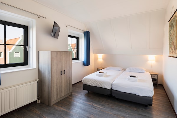 Modern appartement voor 7 personen op Marinapark Volendam aan het water - thumbnail 4