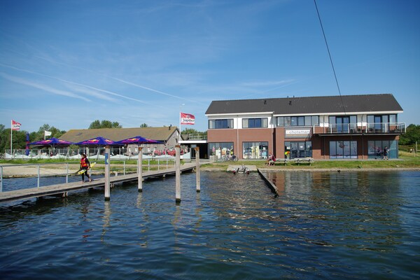 Exclusief penthouse met panoramisch uitzicht en privé aanlegsteiger aan het Veerse Meer - thumbnail 6
