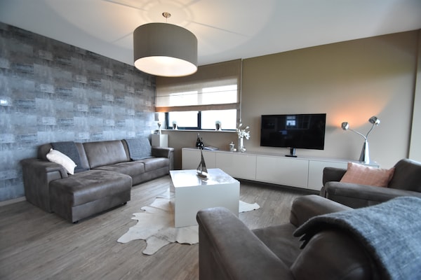 Veerse Muze 7e: luxe appartement met panoramisch uitzicht op het Veerse Meer - thumbnail 1
