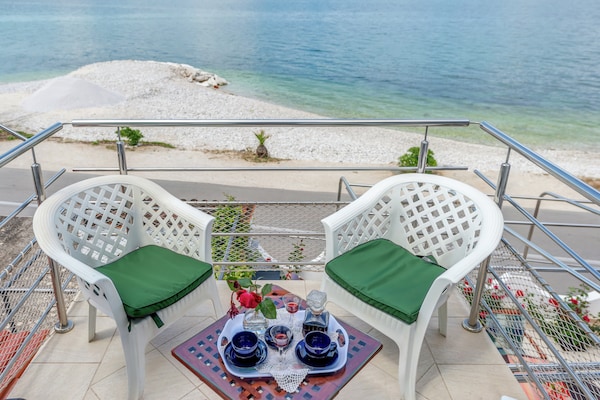 Vrijstaande villa Marin in Arbanija, op slechts 10 meter van het strand - thumbnail 2